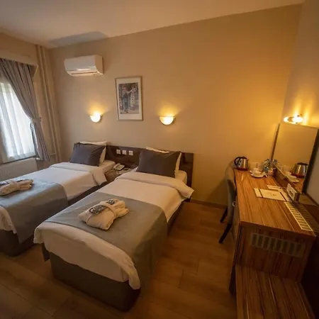 בית הארחה In Bb - Dbl With Thermal Bath ,dinner Breakfast Included דניזלי